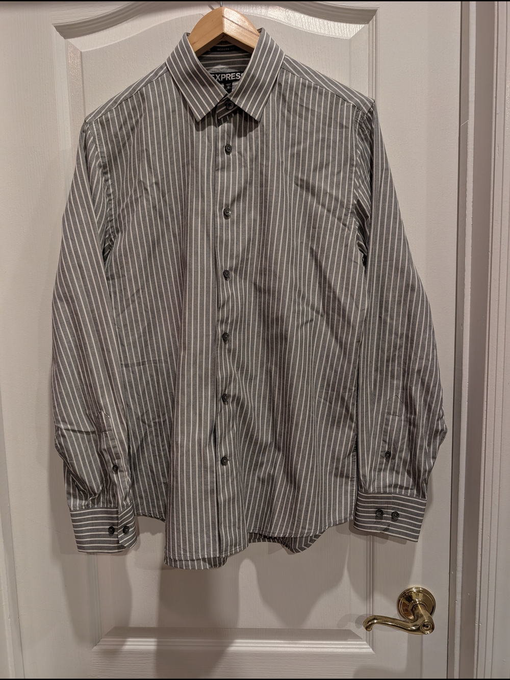 Express Modern Fit Men’s M 15-15.5 Gray White Striped Cotton Dress Shirt